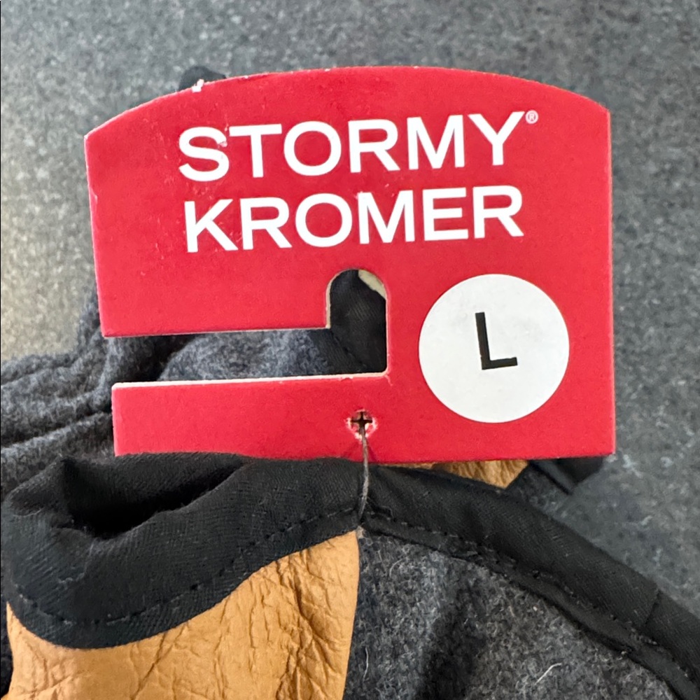 Gray and Tan Stormy Kromer mittens - Picture 4 of 7